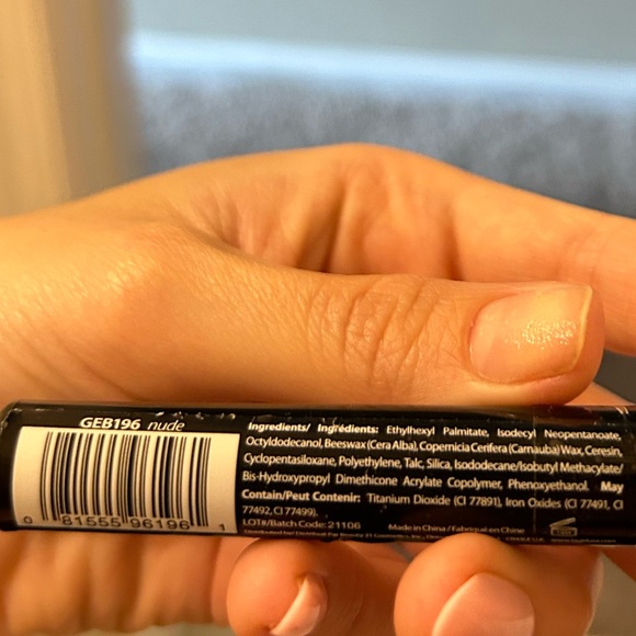 LA Girl Nude HD Eye Shadow Primer Stick NWT - Picture 4 of 6